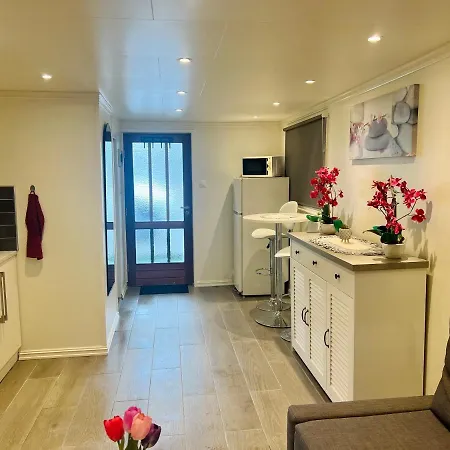 Guest house Fint Gjesterom Med Bad Og Kjokken Til Leie Naer Eb Stranda Med