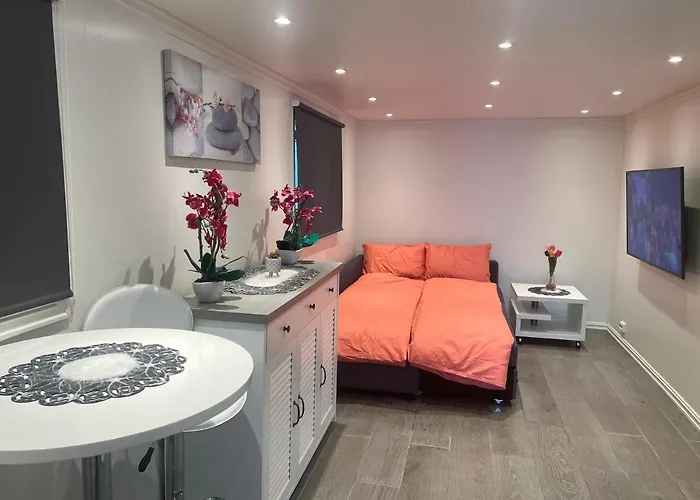 Casa de hóspedes Fint Gjesterom Med Bad Og Kjokken Til Leie Naer Eb Stranda Med