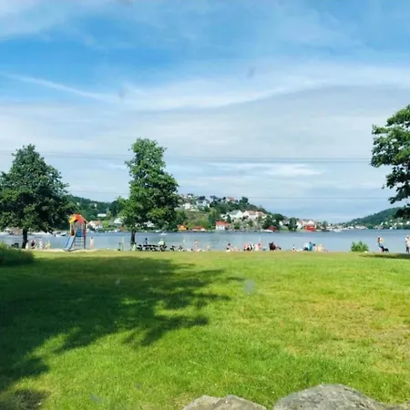 Fint Gjesterom Med Bad Og Kjokken Til Leie Naer Eb Stranda Med 3* Arendal